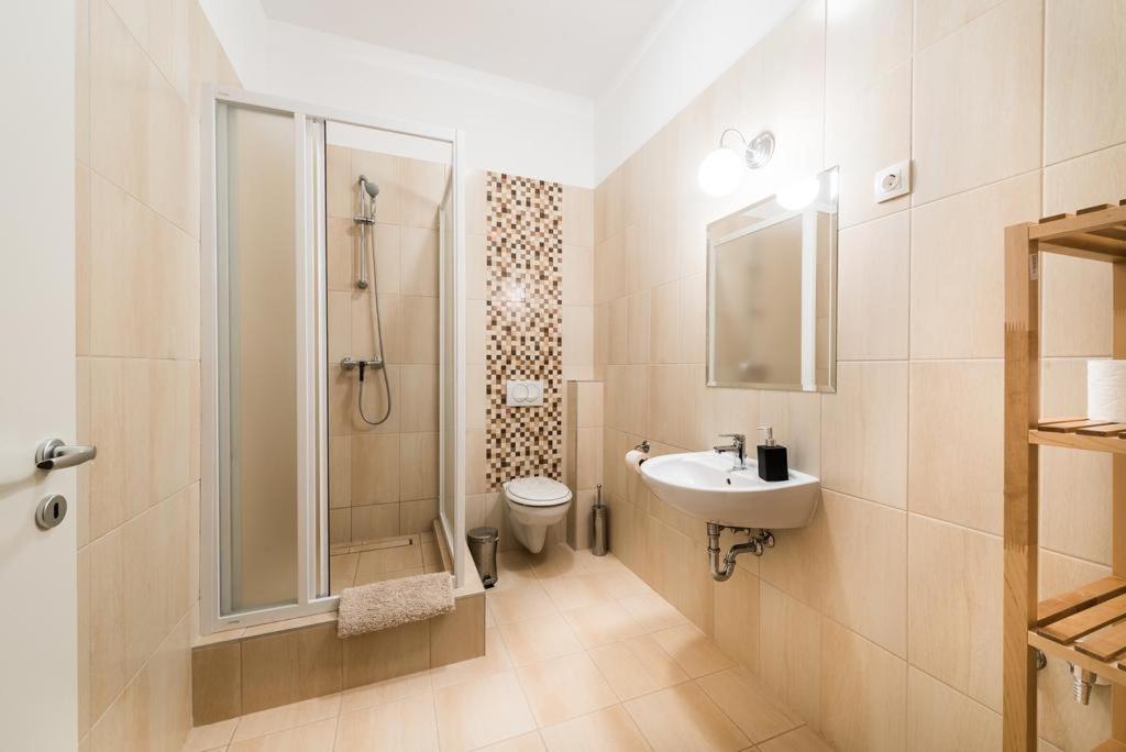 Miro Rooms Budapest Exteriör bild